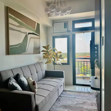 2Br Qc Furnished Condo W 300Mbps Net Free Pool Use