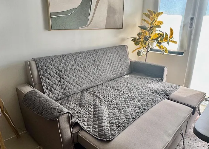 Aparthotel 2br Qc Furnished W 300mbps Net Free Pool Use