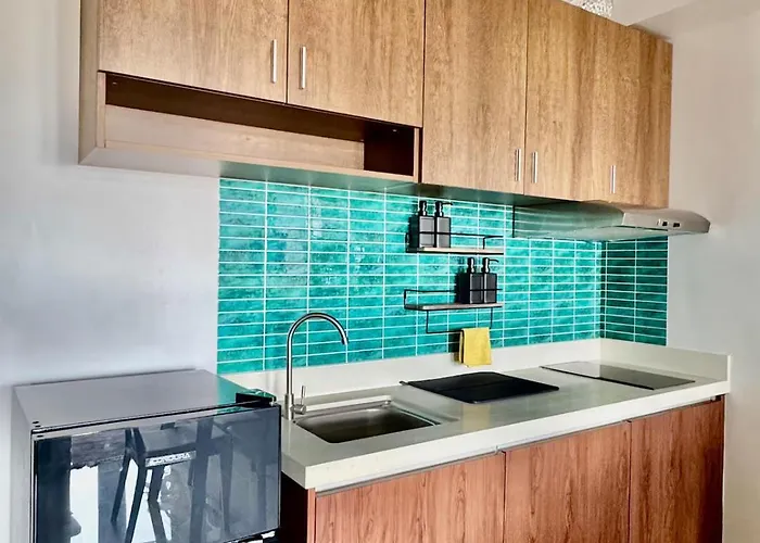 2br Qc Furnished W 300mbps Net Free Pool Use Aparthotel Manila