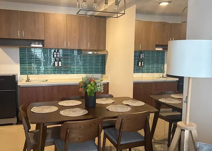 Aparthotel 2br Qc Furnished W 300mbps Net Free Pool Use 3*